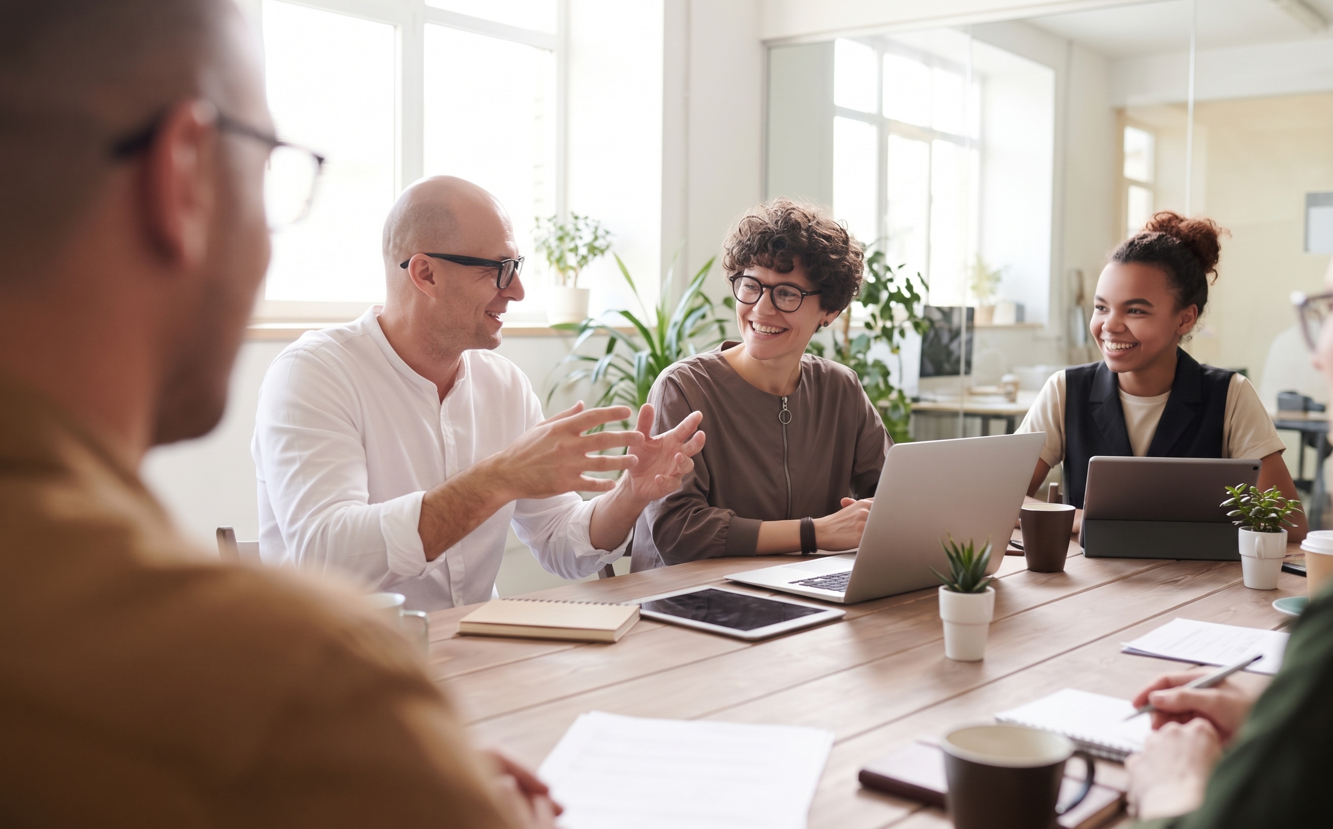 Team bespreekt AI-kansen tijdens een AI-innovatiesessie